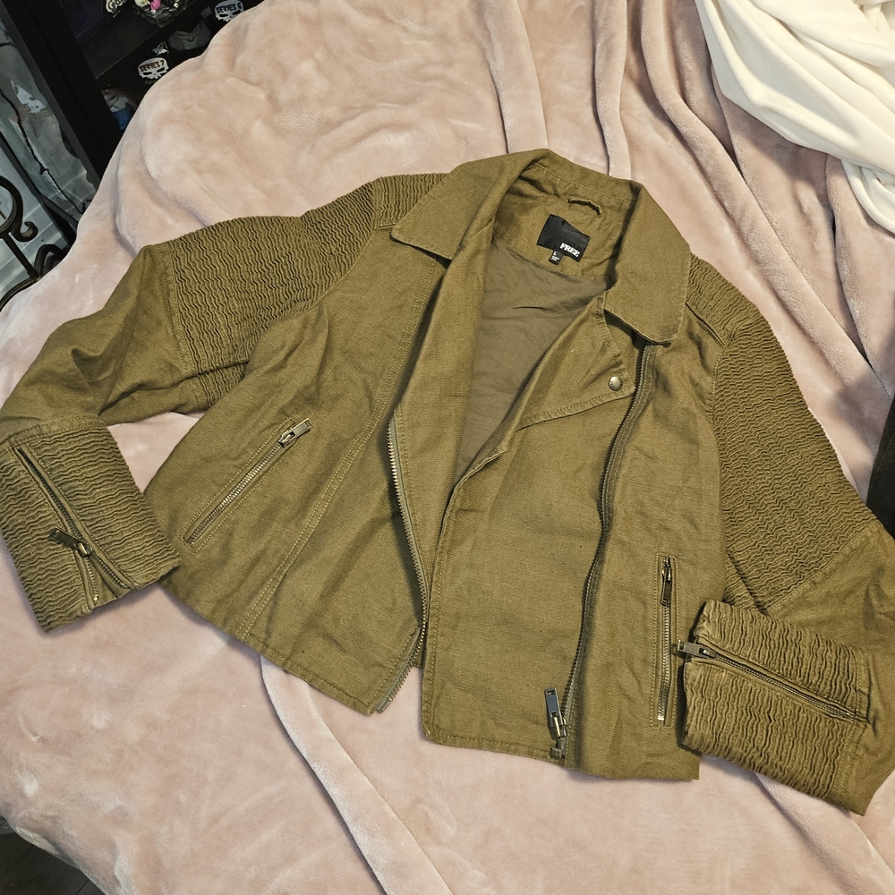 Wilfred Khaki Utility Jacket with Textured Sleeves